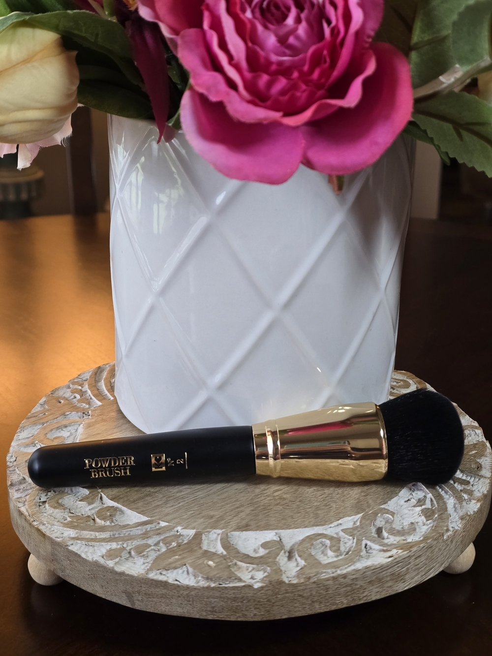 Powder Brush - Black Handle with Gold Ferrule